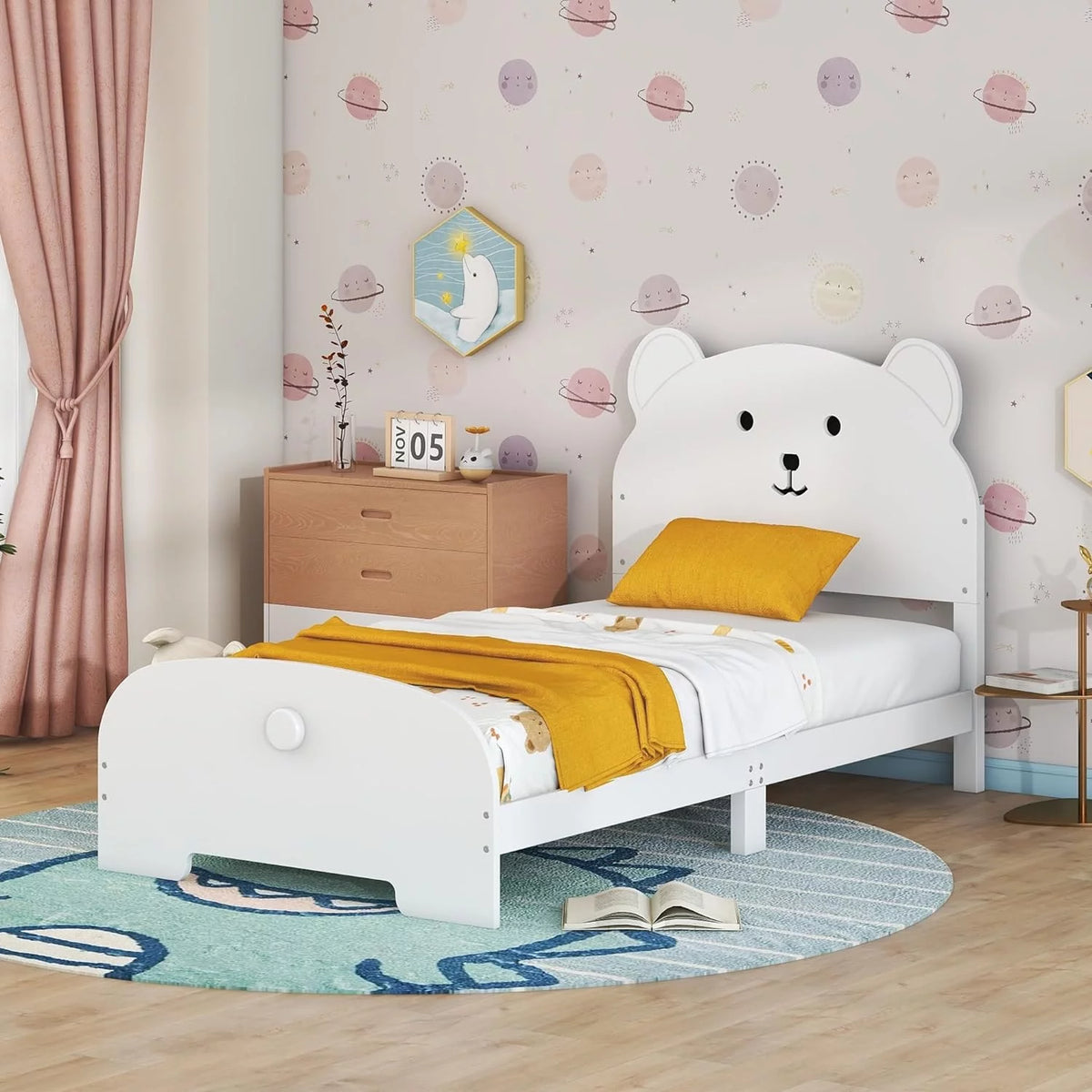 White Wood Platform Bed Frame with Bear-Shaped Headboard and Footboard E517
