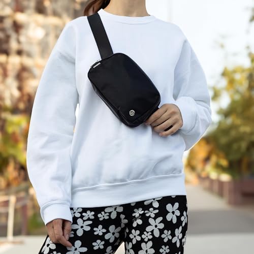 Black Belt Bag D459662