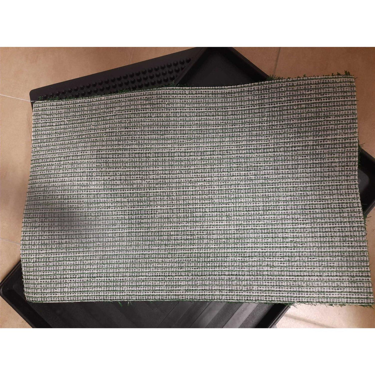 Dog Grass Pad with Tray G7585