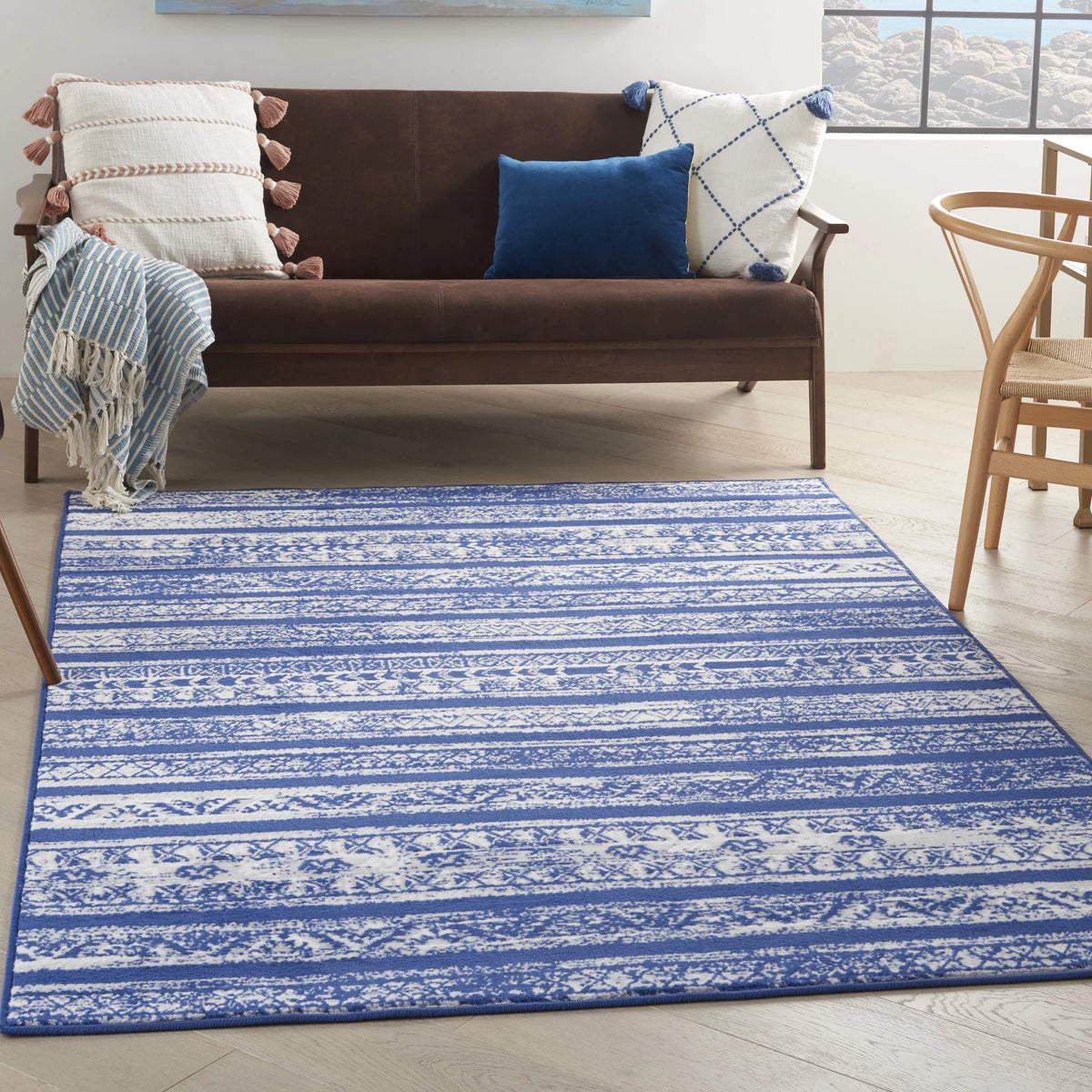 Navy Ivory 5' x 7' Area Rug S87715