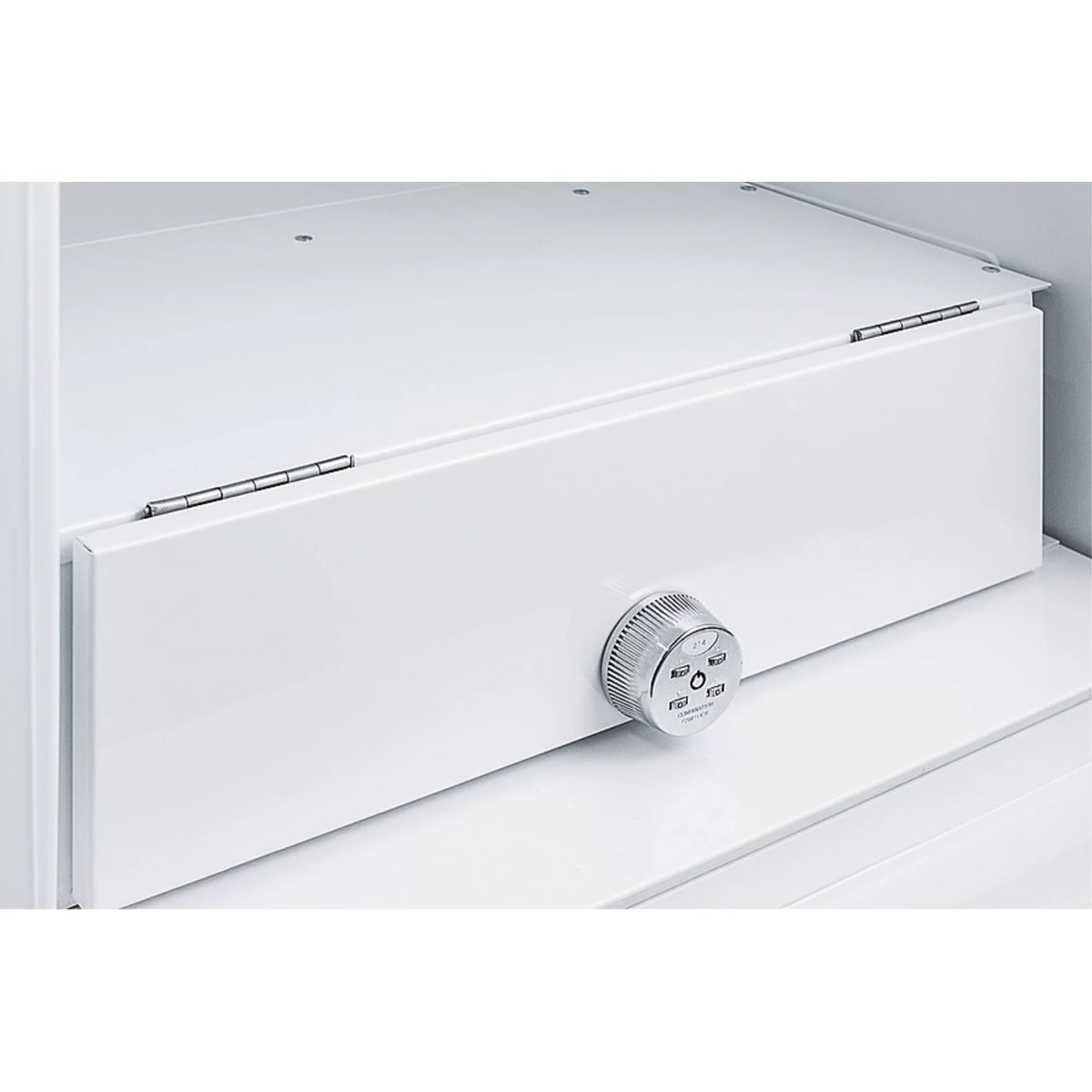 NSF Compliant Built-in Under-Counter Refrigerator M900