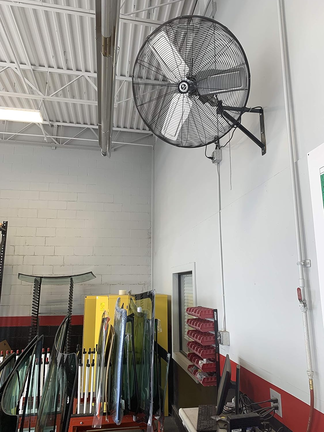 Commercial Wall Mount Fan D4649