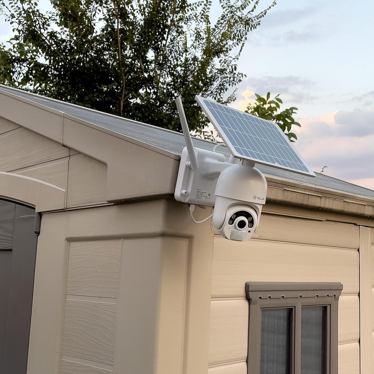 Solar Wireless Full HD Security Camera with Night Vision V397