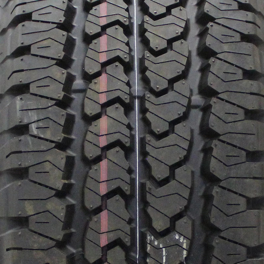 215/85R16 115 R Tire D94190