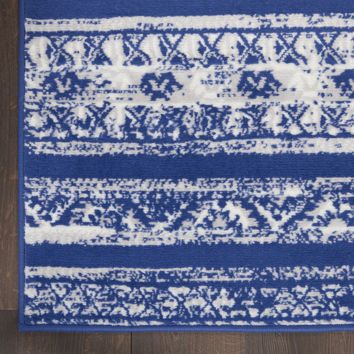 Navy Ivory 5' x 7' Area Rug S87715