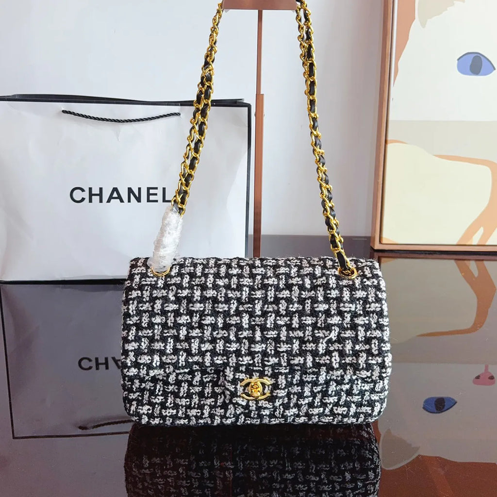 Mini Classic Handbag X3198